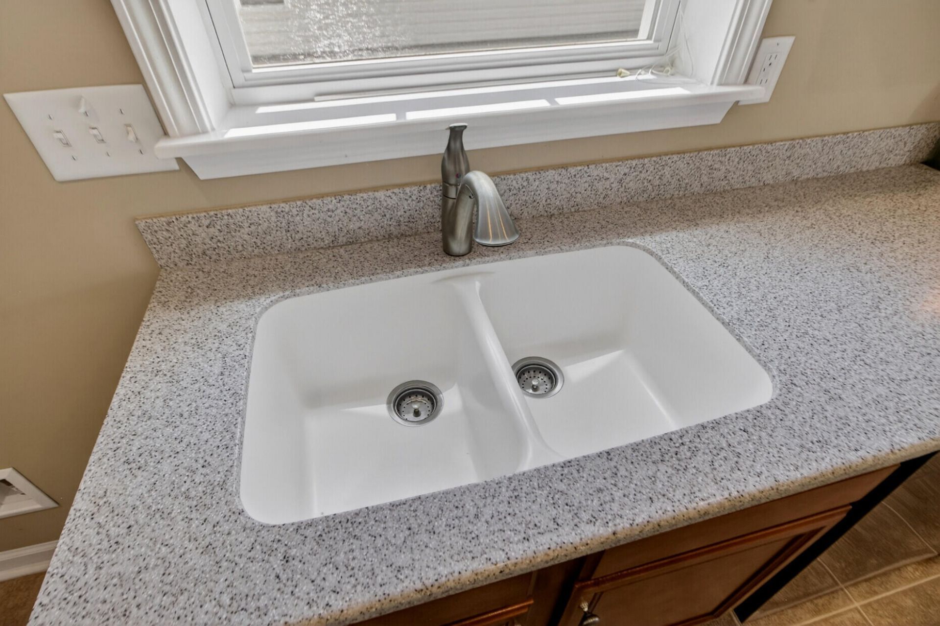 138 Kirkland Street Photo 9