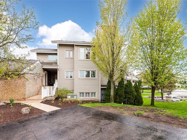 21100 Boulder Circle , Northville, MI 48167