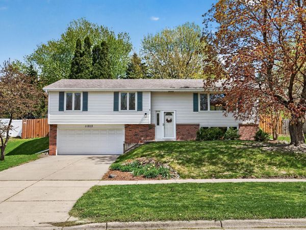 11213 River Hills Drive, Burnsville, MN 55337