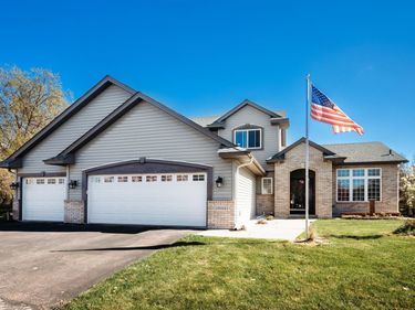10014 Pin Oak Court N, Brooklyn Park, MN 55443