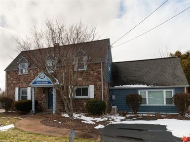 1181 Bay Road , Webster, NY 14580