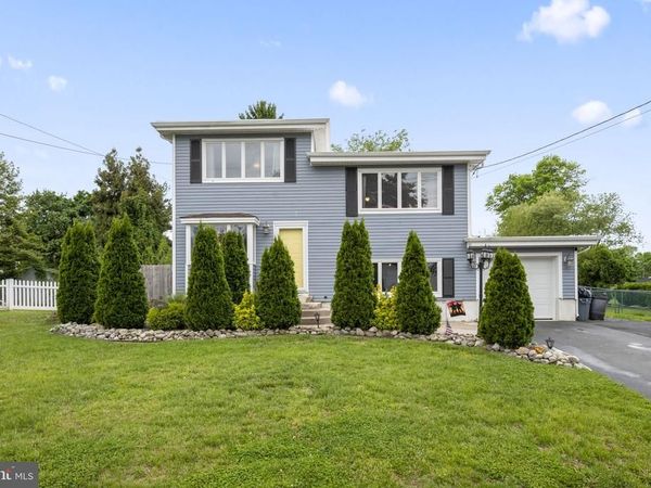 13 MALLORY WAY, HAMILTON, NJ 08610