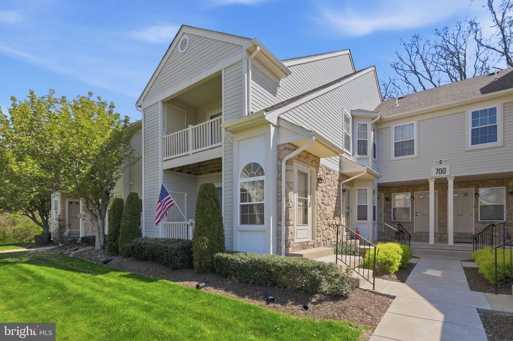 702 EATON COURT, QUAKERTOWN, PA 18951