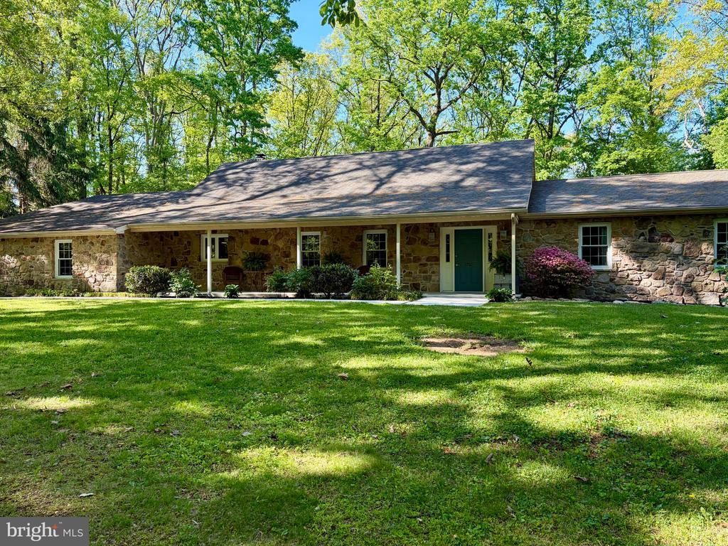 1701 OAKWOOD DRIVE , HANOVER, PA 17331