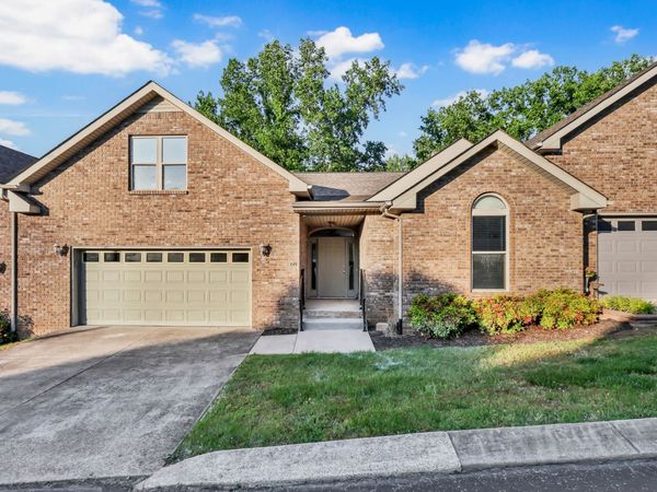 445 Country Club Ct , Clarksville, TN 37043
