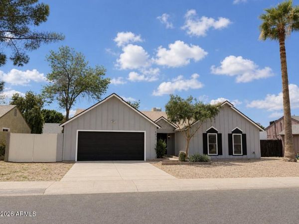 6433 W KINGS Avenue, Glendale, AZ 85306