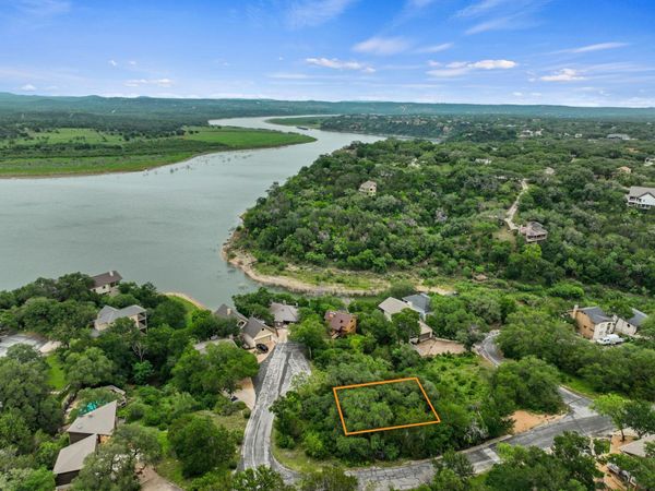 100 Center Cove III LOOP, Spicewood, TX 78669