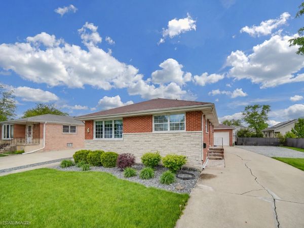 29 W. 31st. Place , Steger, IL 60475