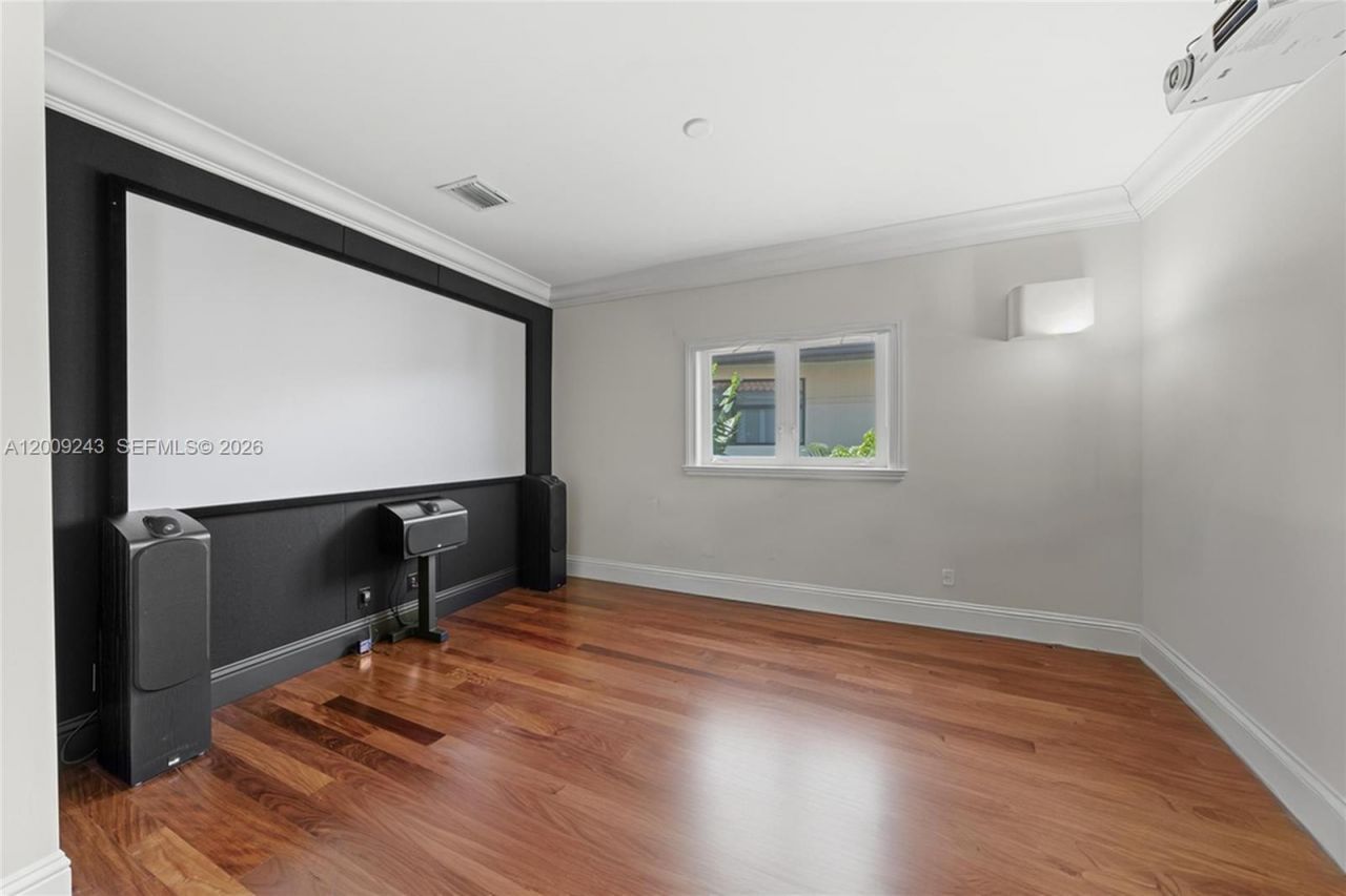 2430 Aqua Vista Blvd, Fort Lauderdale, FL 33301 Photo
