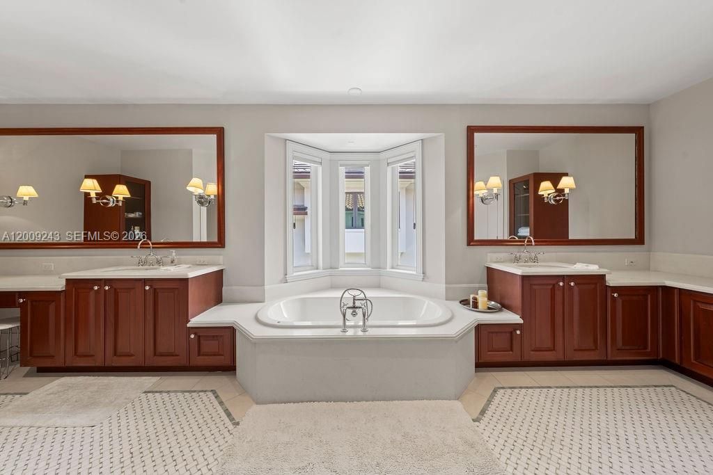 2430 Aqua Vista Blvd, Fort Lauderdale, FL 33301 Photo