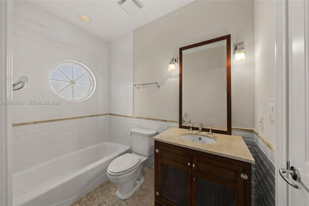 2430 Aqua Vista Blvd, Fort Lauderdale, FL 33301 Photo