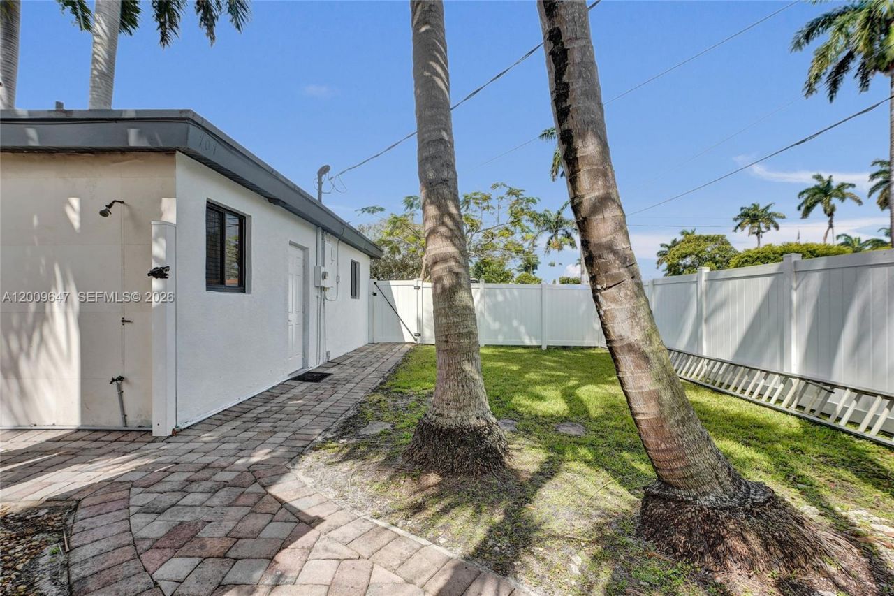 707 N 13 Avenue, Hollywood, FL 33019 Photo