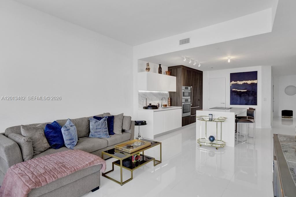 851 NE 1st Ave , Unit 2900, Miami, FL 33132 Photo