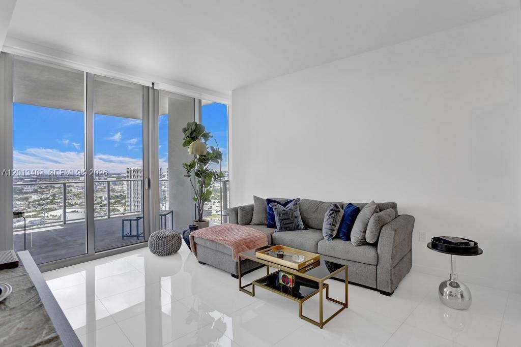 851 NE 1st Ave , Unit 2900, Miami, FL 33132 Photo