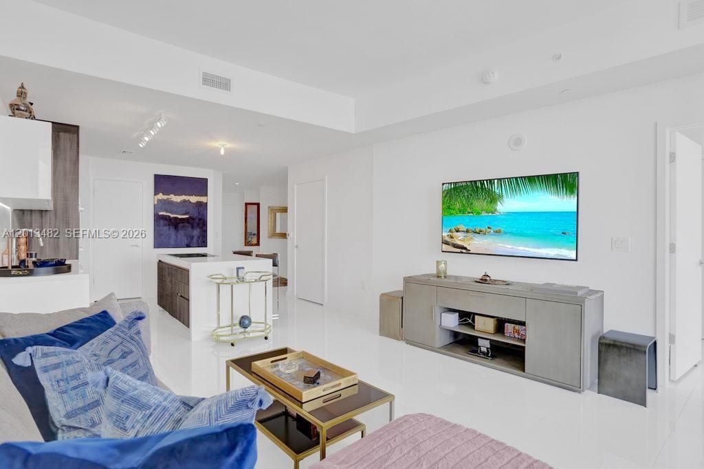 851 NE 1st Ave , Unit 2900, Miami, FL 33132 Photo
