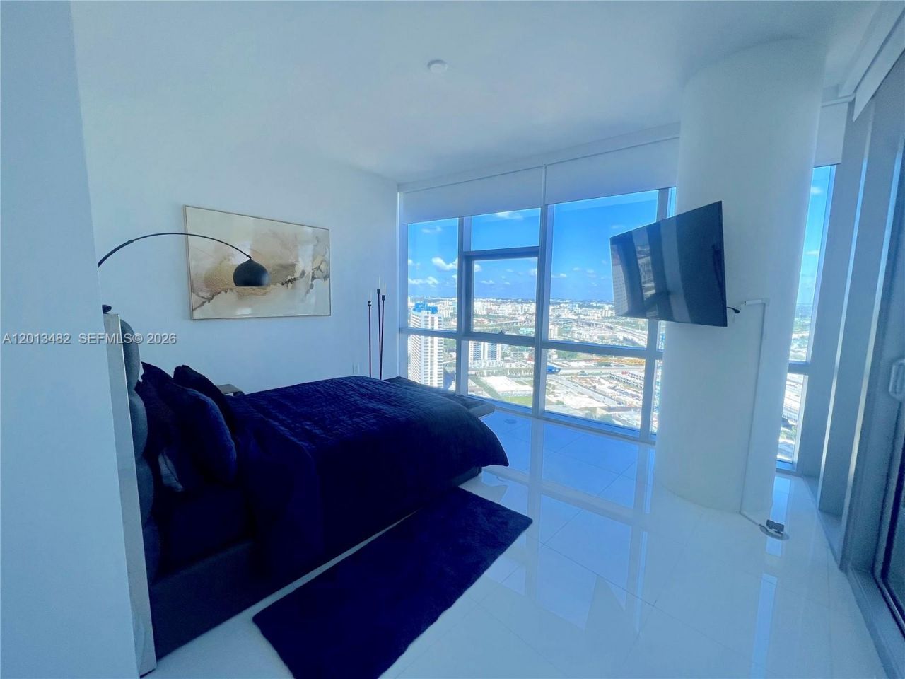 851 NE 1st Ave , Unit 2900, Miami, FL 33132 Photo