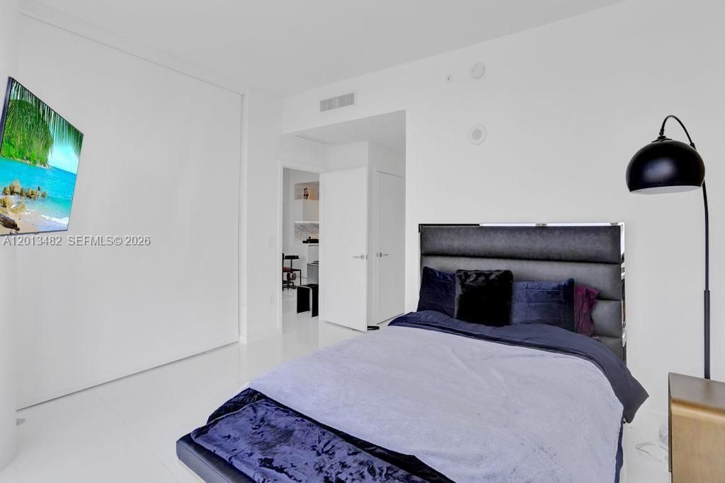 851 NE 1st Ave , Unit 2900, Miami, FL 33132 Photo