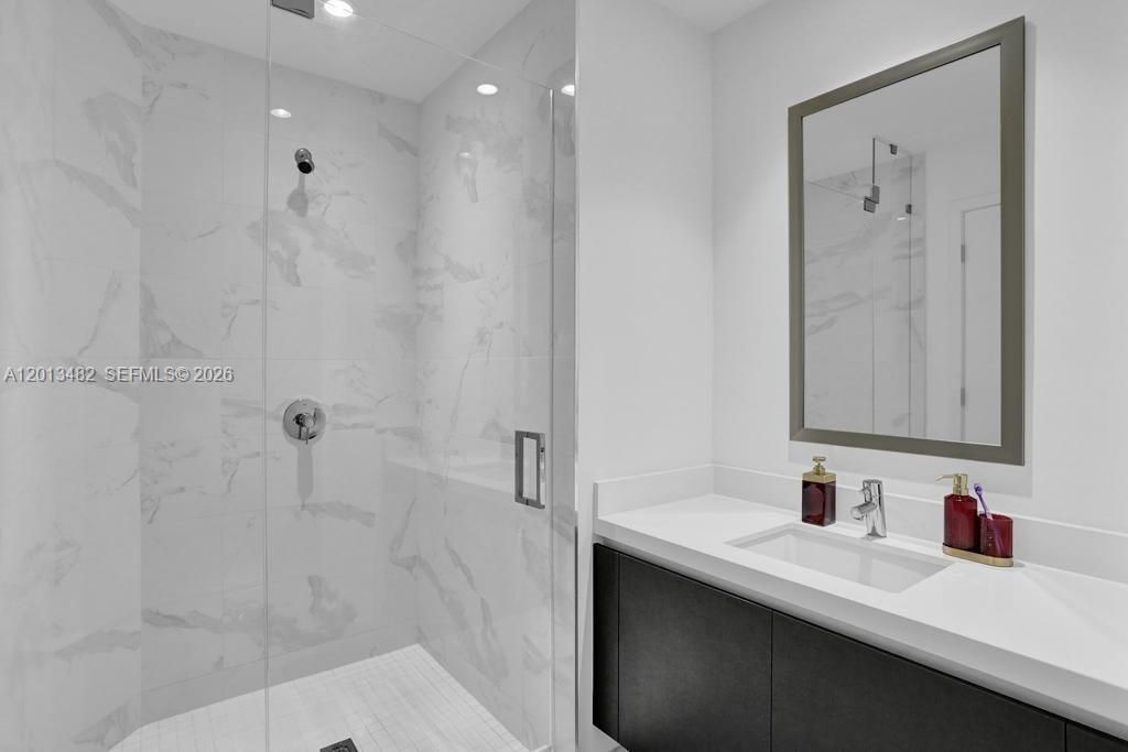 851 NE 1st Ave , Unit 2900, Miami, FL 33132 Photo