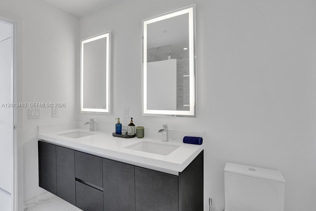 851 NE 1st Ave , Unit 2900, Miami, FL 33132 Photo