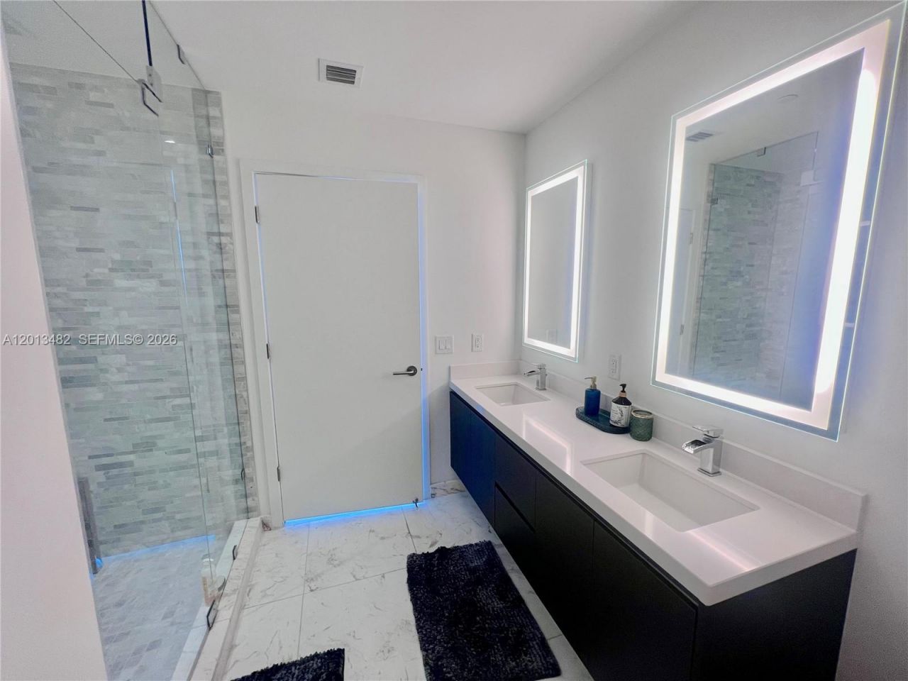 851 NE 1st Ave , Unit 2900, Miami, FL 33132 Photo