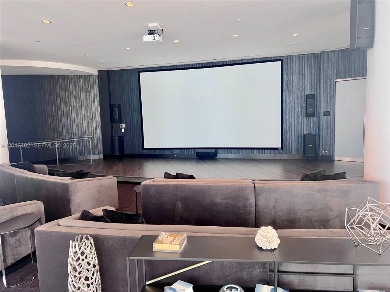 851 NE 1st Ave , Unit 2900, Miami, FL 33132 Photo