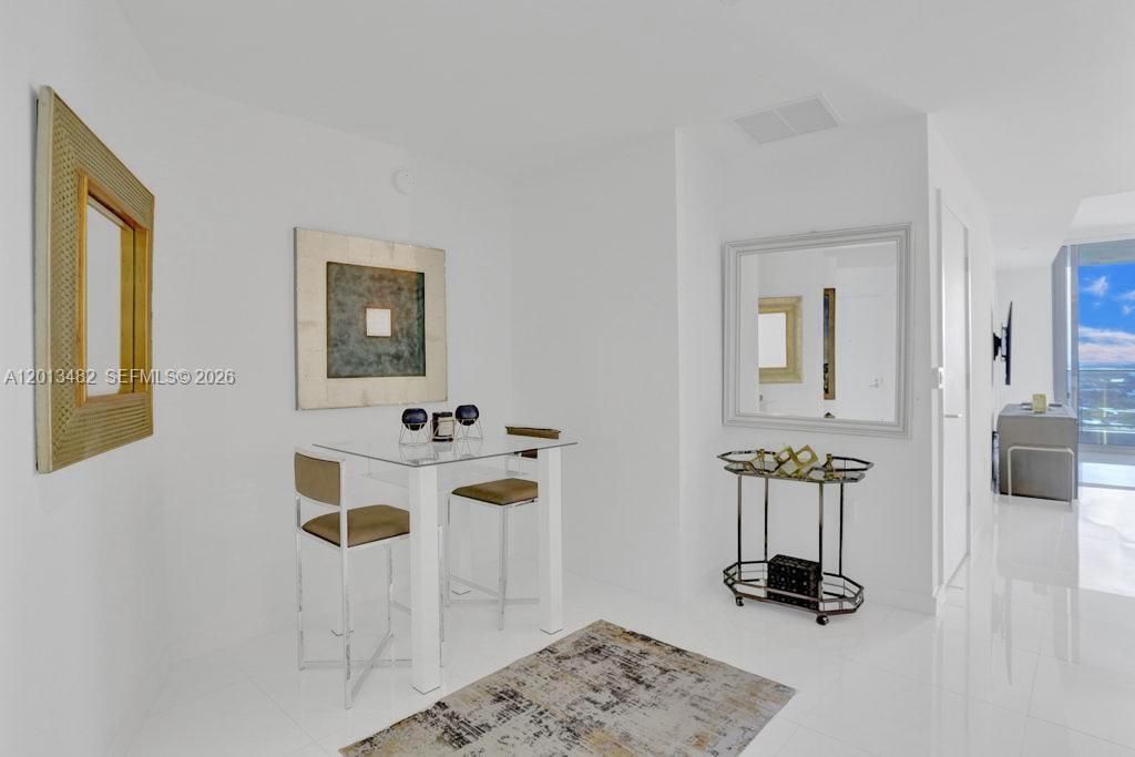 851 NE 1st Ave , Unit 2900, Miami, FL 33132 Photo
