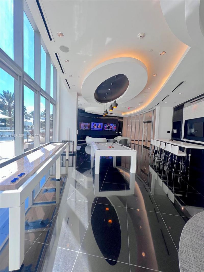 851 NE 1st Ave , Unit 2900, Miami, FL 33132 Photo