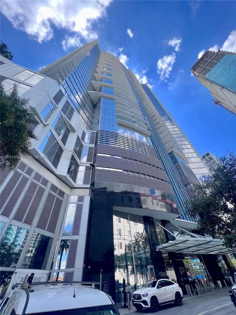 851 NE 1st Ave , Unit 2900, Miami, FL 33132 Photo