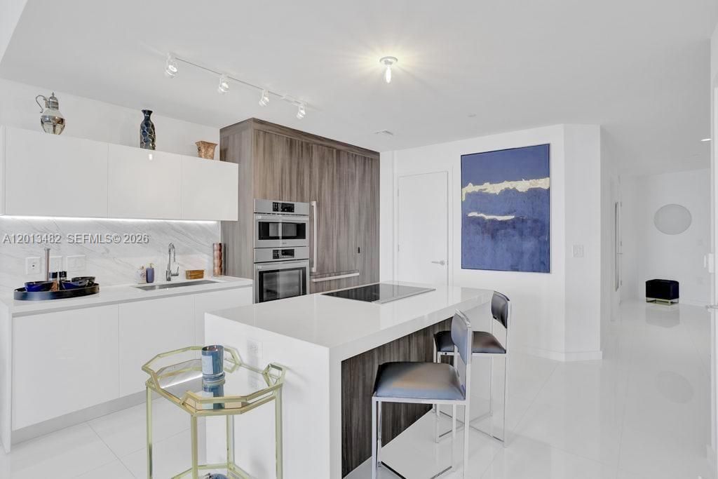 851 NE 1st Ave , Unit 2900, Miami, FL 33132 Photo