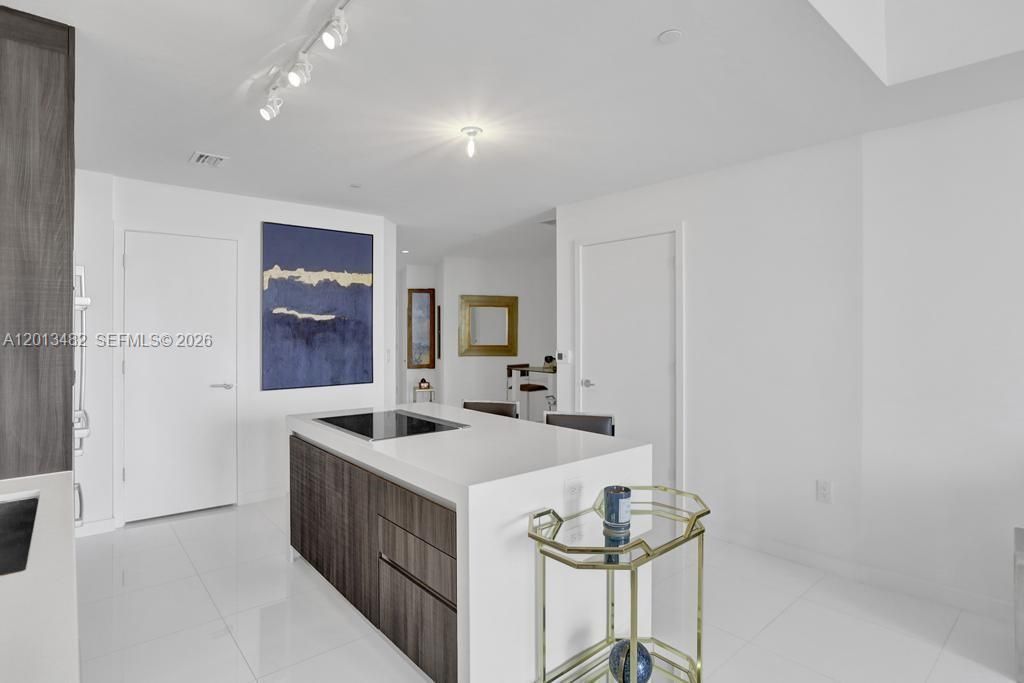 851 NE 1st Ave , Unit 2900, Miami, FL 33132 Photo
