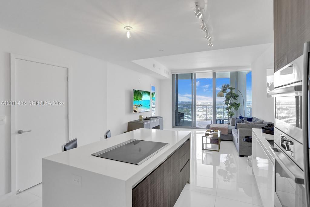 851 NE 1st Ave , Unit 2900, Miami, FL 33132 Photo