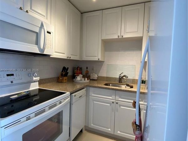 5050 NW 7th St , Unit 312, Miami, FL 33126
