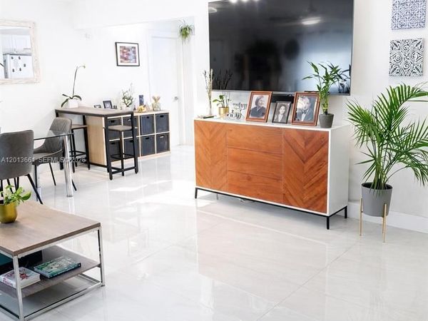 1001 NE 10th St, Unit 2, Hallandale Beach, FL 33009