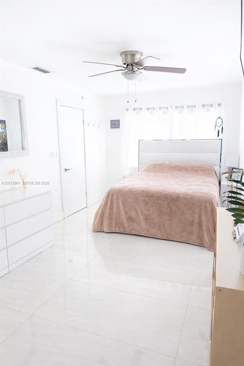 1001 NE 10th St, Unit 2, Hallandale Beach, FL 33009 Photo
