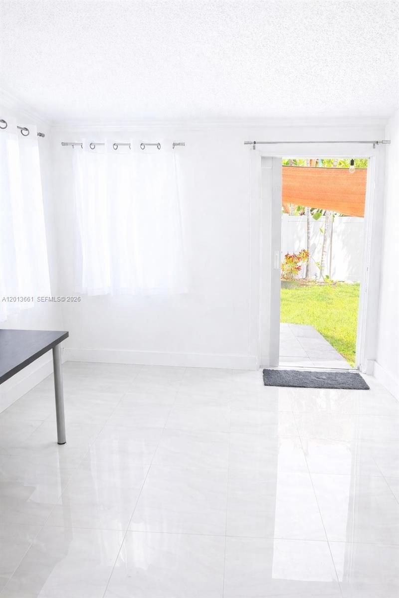 1001 NE 10th St, Unit 2, Hallandale Beach, FL 33009 Photo