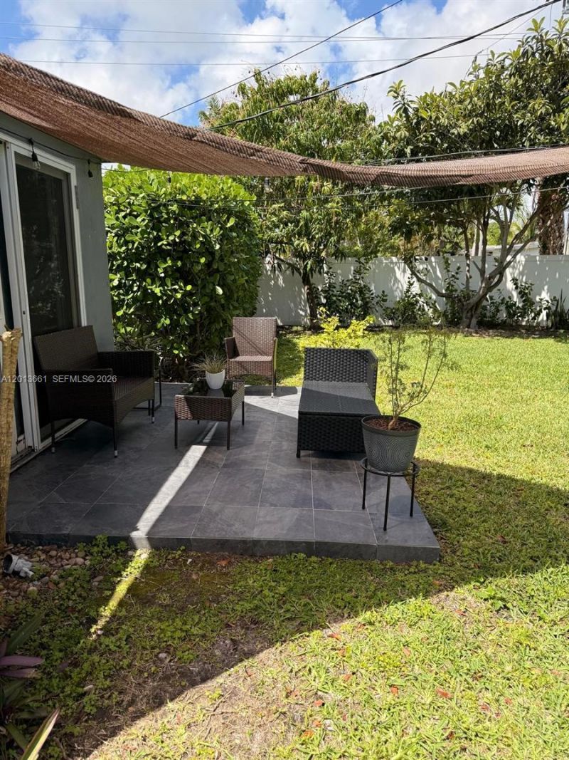 1001 NE 10th St, Unit 2, Hallandale Beach, FL 33009 Photo