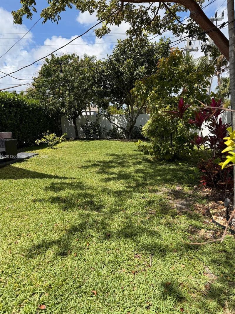 1001 NE 10th St, Unit 2, Hallandale Beach, FL 33009 Photo