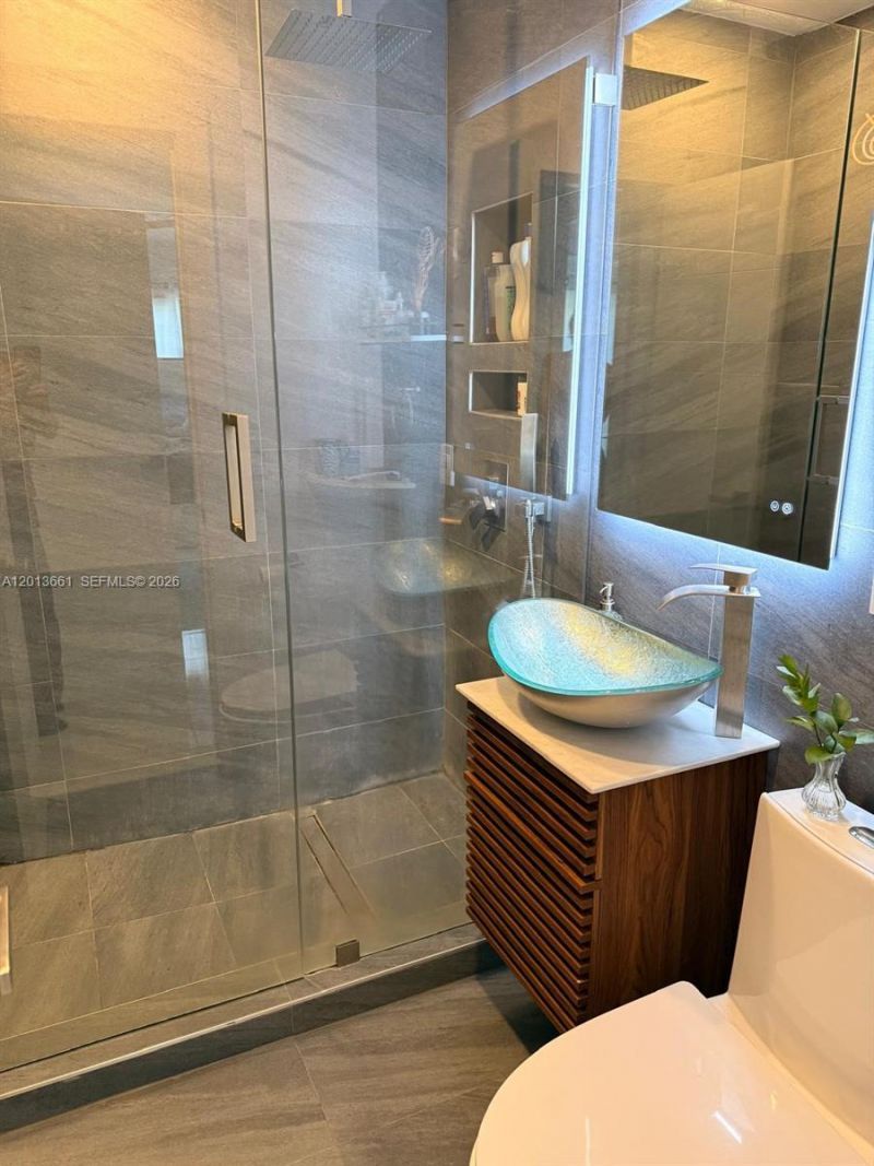 1001 NE 10th St, Unit 2, Hallandale Beach, FL 33009 Photo