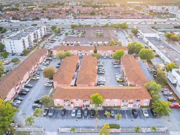 5820 W 18th Ln , Unit 202, Hialeah, FL 33012