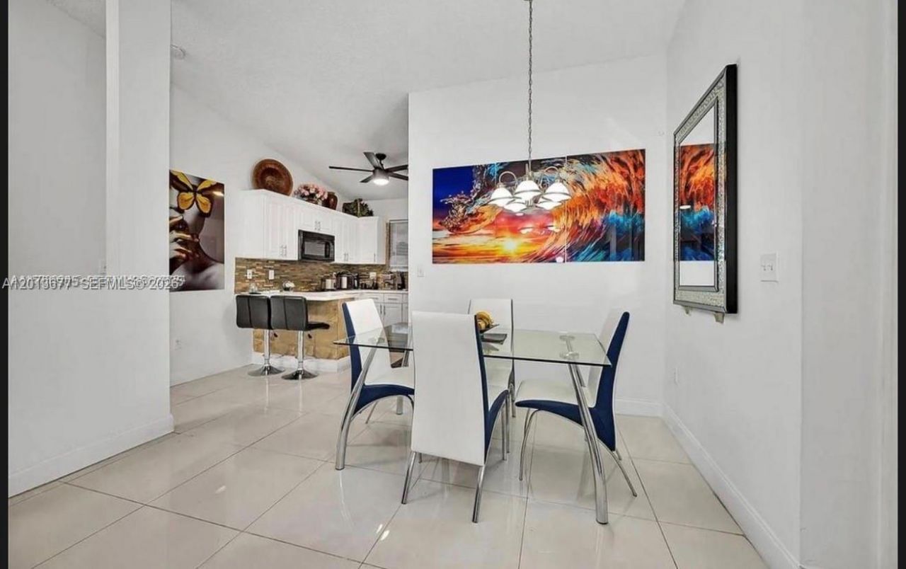 5820 W 18th Ln, Unit 202, Hialeah, FL 33012 Photo