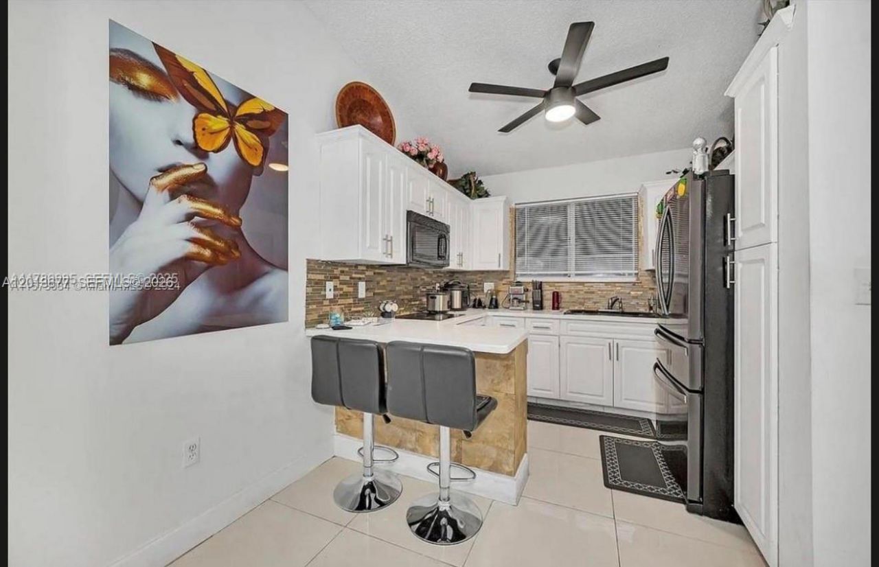 5820 W 18th Ln, Unit 202, Hialeah, FL 33012 Photo