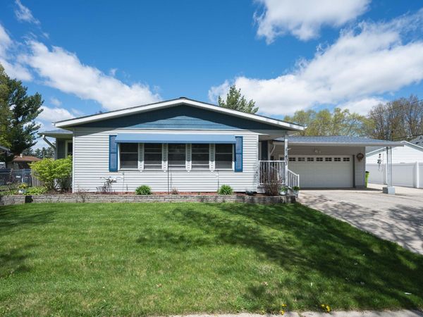 403 W Washington St, Delavan, WI 53115