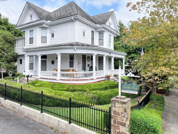 318 Quapaw Avenue , Hot Springs, AR 71901