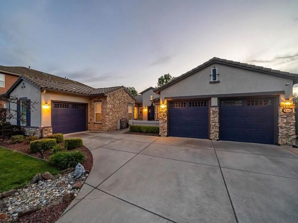 9385 Pinehurst Dr, Roseville, CA 95747
