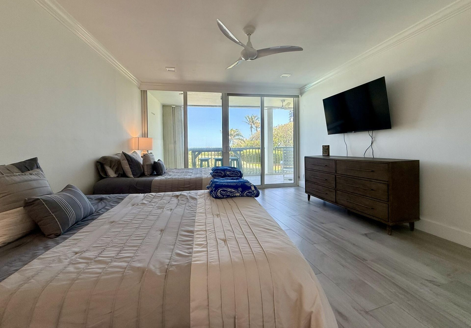 5400 N Ocean Drive, Unit 1d, Singer Island, FL 33404 Photo