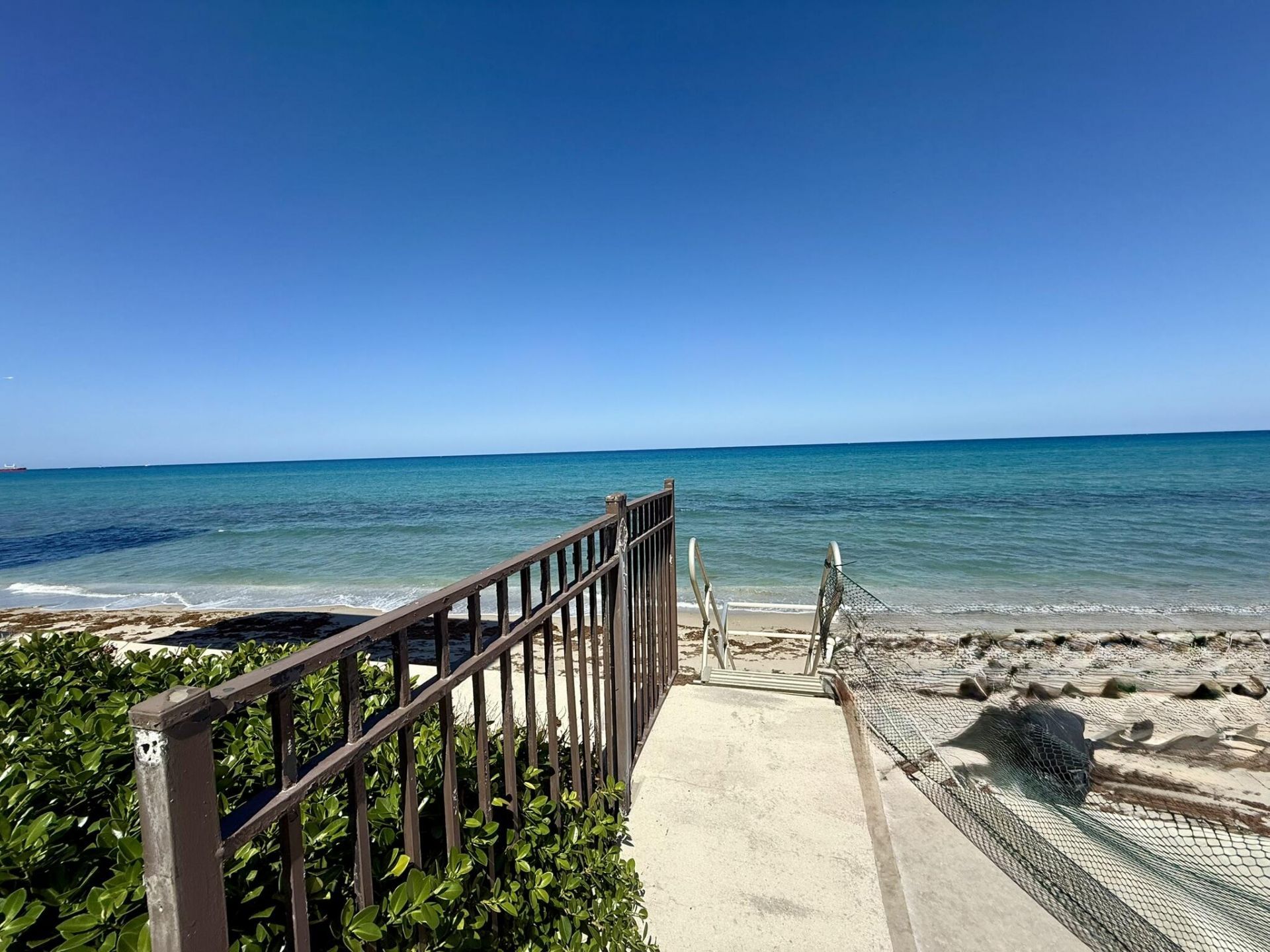 5400 N Ocean Drive, Unit 1d, Singer Island, FL 33404 Photo