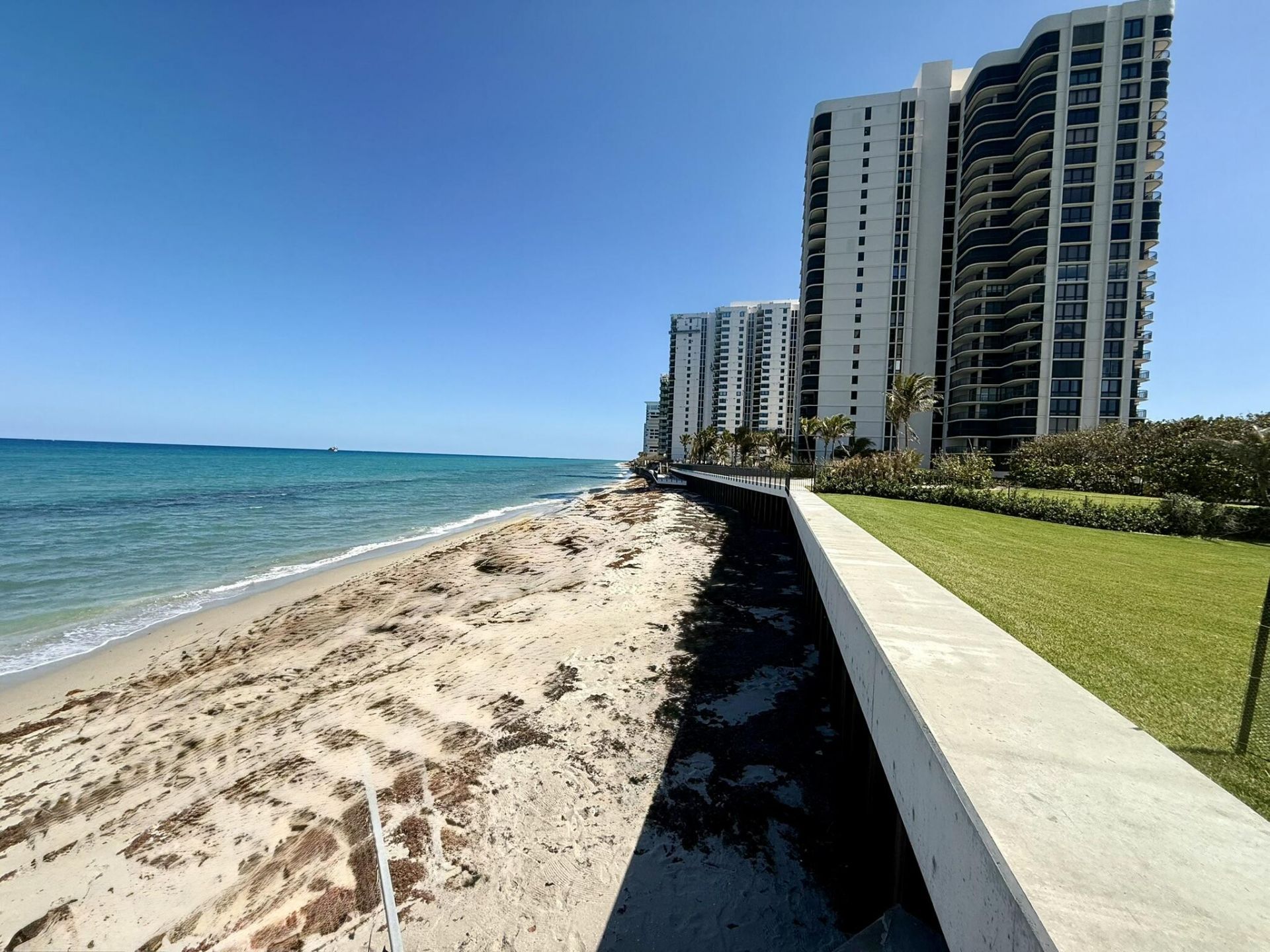 5400 N Ocean Drive, Unit 1d, Singer Island, FL 33404 Photo