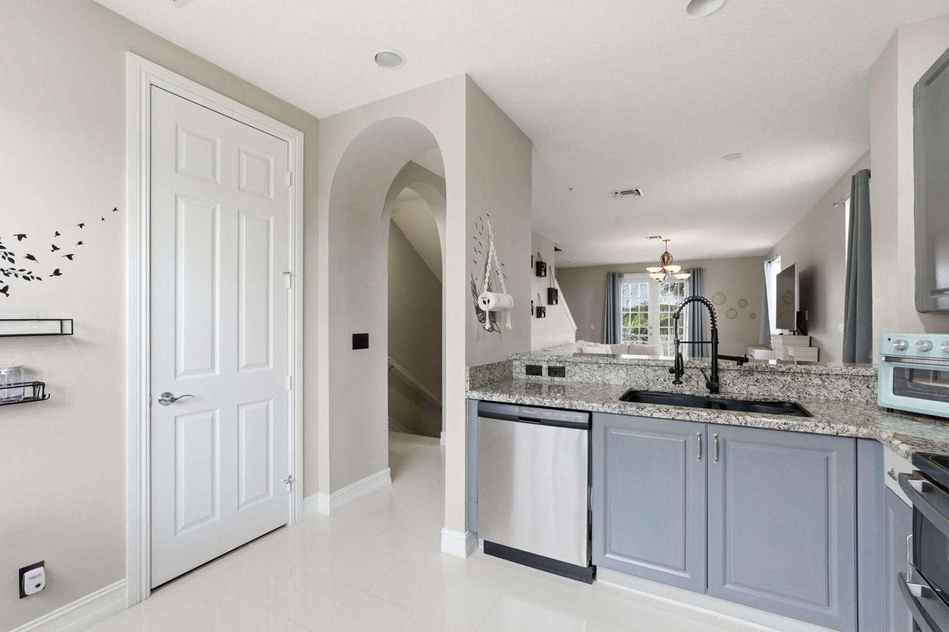 310 N Dixie Highway, Unit 104, Lake Worth Beach, FL 33460 Photo