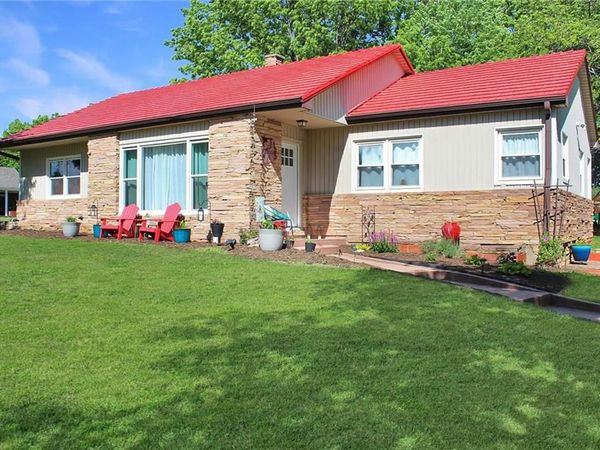 705 Main Street, Higginsville, MO 64037