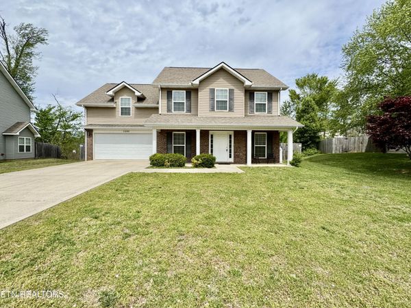 1203 Elsborn Ridge Rd, Maryville, TN 37801